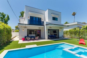 Posh Luxury Modern Home with Pool Spa and Rooftop Deck